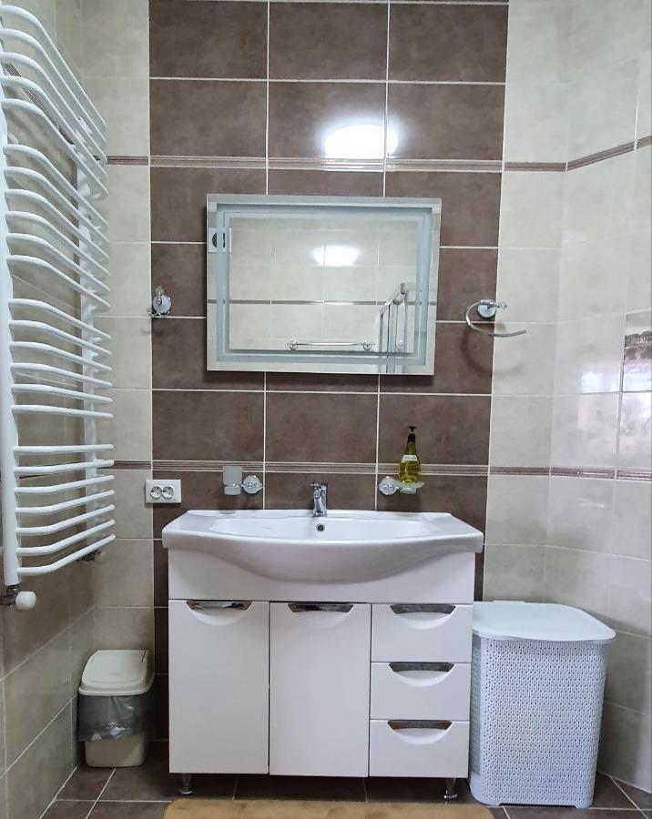 Апартаменти Квартира Chortkiv Exterior foto